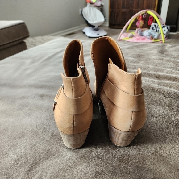 Sarto Louella Leather Block Heel Ankle Boots - Picture 7 of 9